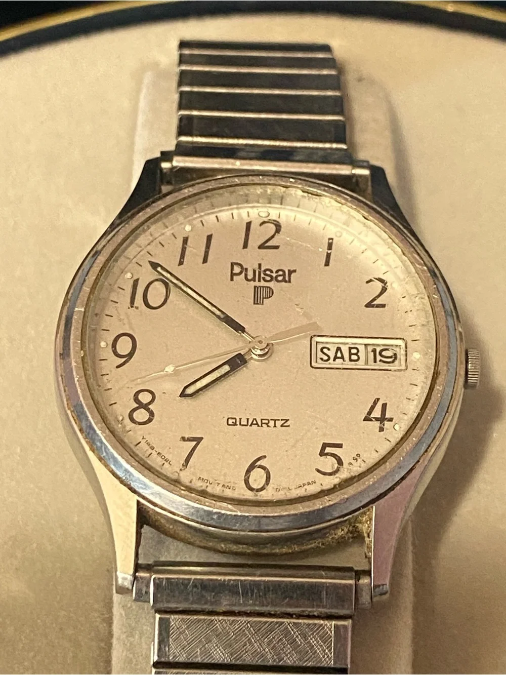 Vintage 1988 Pulsar by Seiko Day-Date Watch Original Stretch Band & Box  Y143